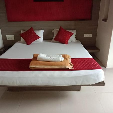 Hotel Swamiraj Indapur  Luaran gambar